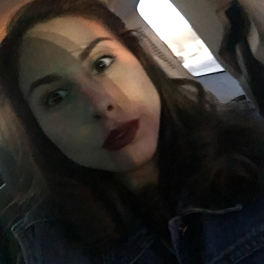 Meet your Posher, Adriana